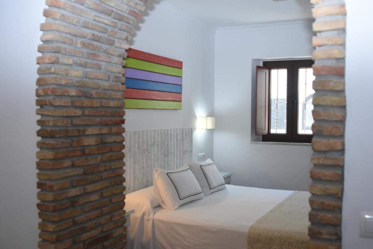 Hostal Dona Lola Marina 자하라드로아튠스 외부 사진