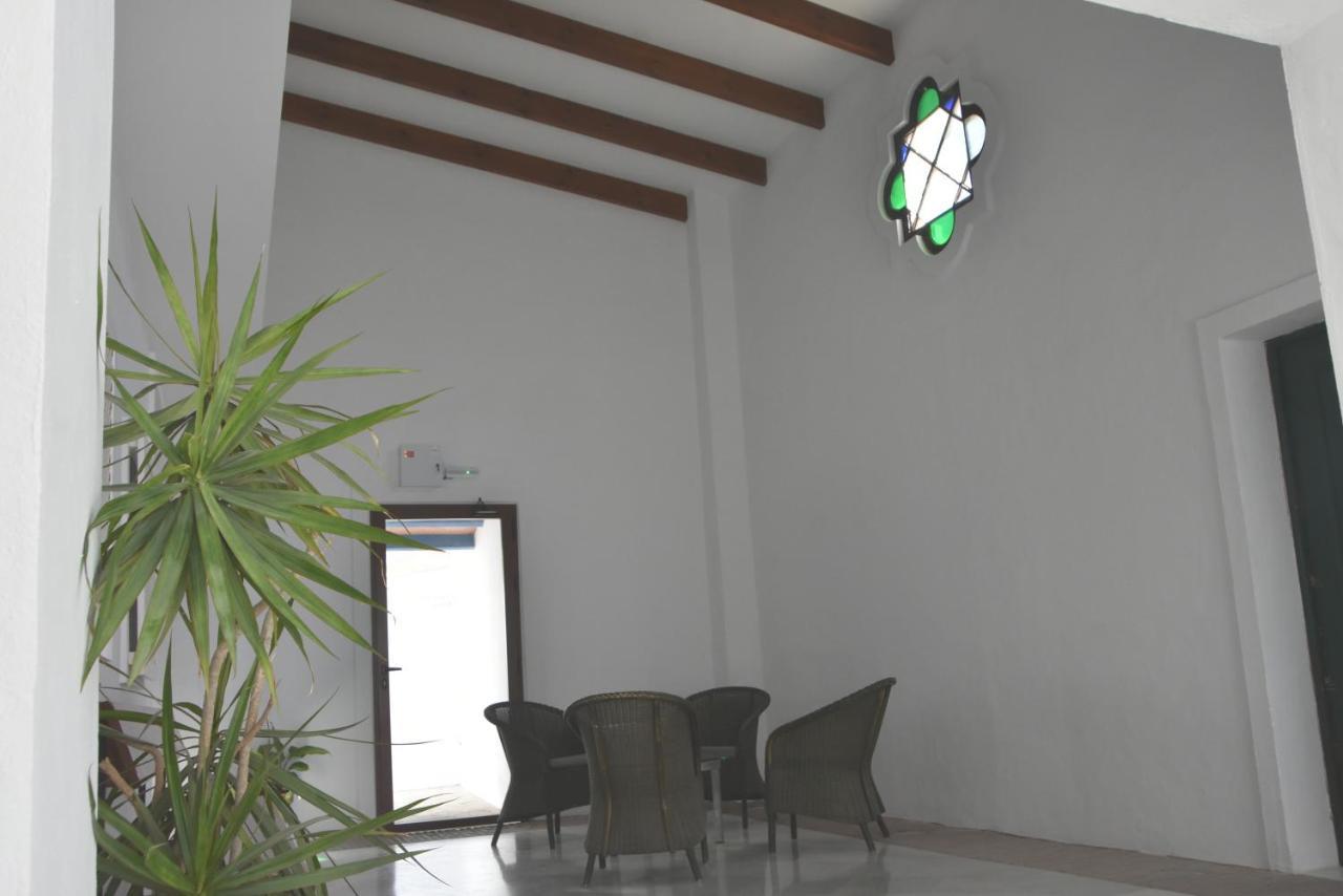 Hostal Dona Lola Marina 자하라드로아튠스 외부 사진